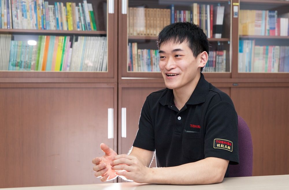 參加技能(néng)奧林匹克大賽的江頭選手