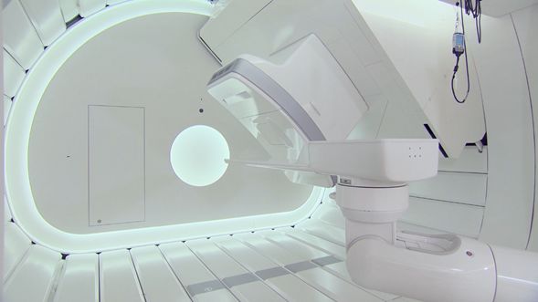 重粒子線癌症治療設備 旋轉機架（協助：量研/放醫研）