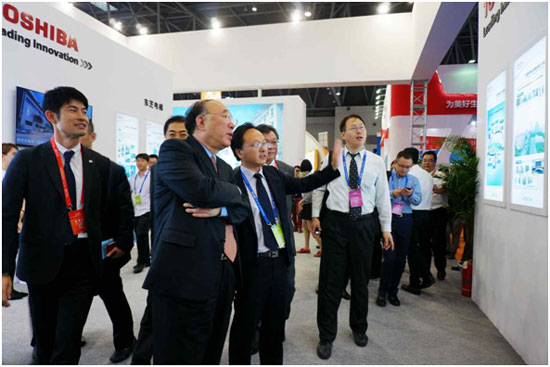 出展2015渝洽會(huì) 東芝B2B事(shì)業凝聚行(háng / xíng)業關注